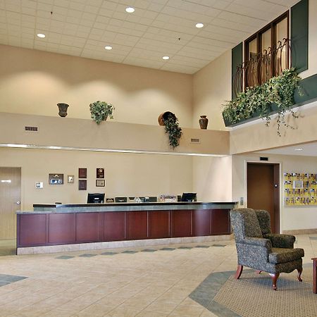 Days Inn & Suites By Wyndham Winkler Beltér fotó
