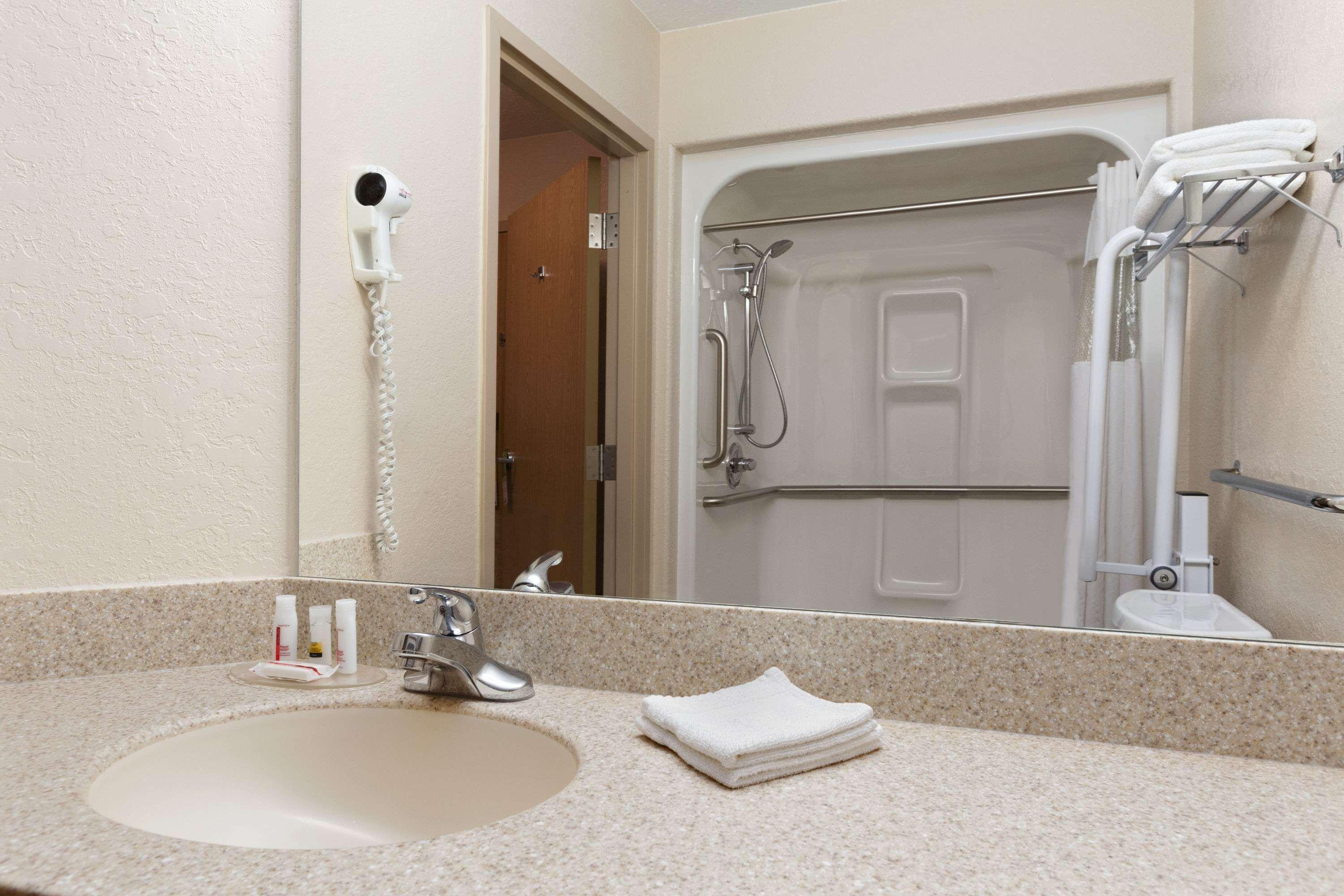 Days Inn & Suites By Wyndham Winkler Kültér fotó