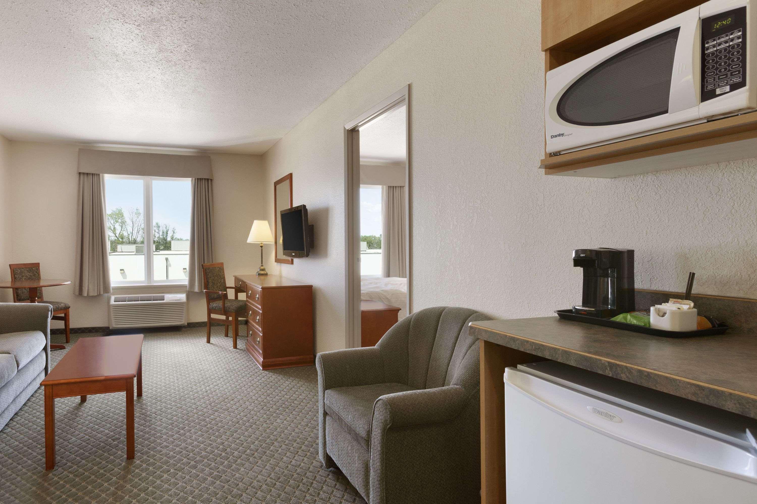 Days Inn & Suites By Wyndham Winkler Kültér fotó