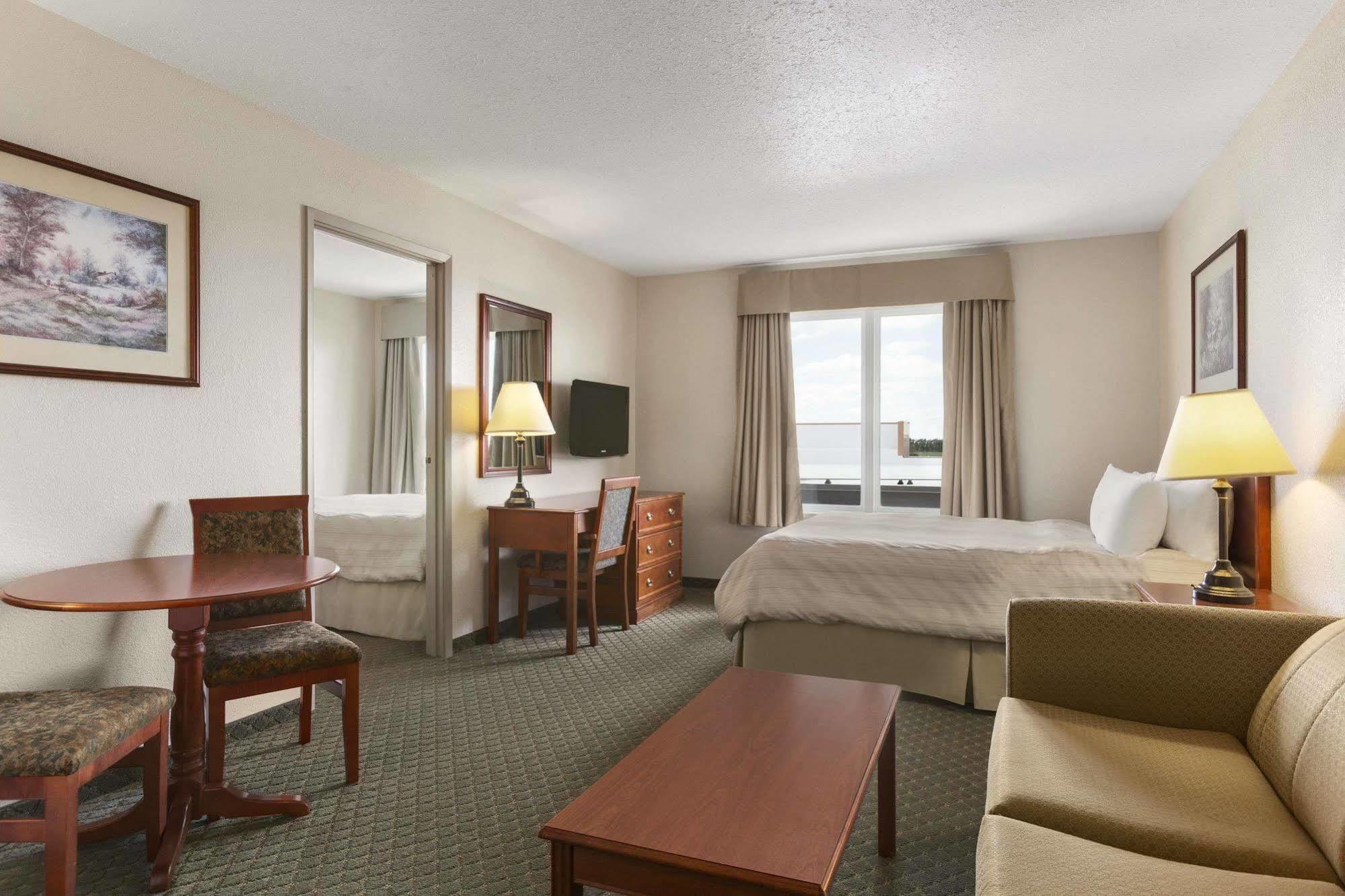 Days Inn & Suites By Wyndham Winkler Kültér fotó